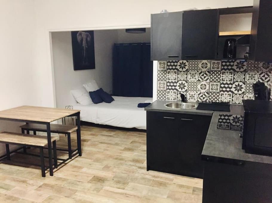 L'Eden - Joli Studio En Centre Ville Nîmes Zewnętrze zdjęcie